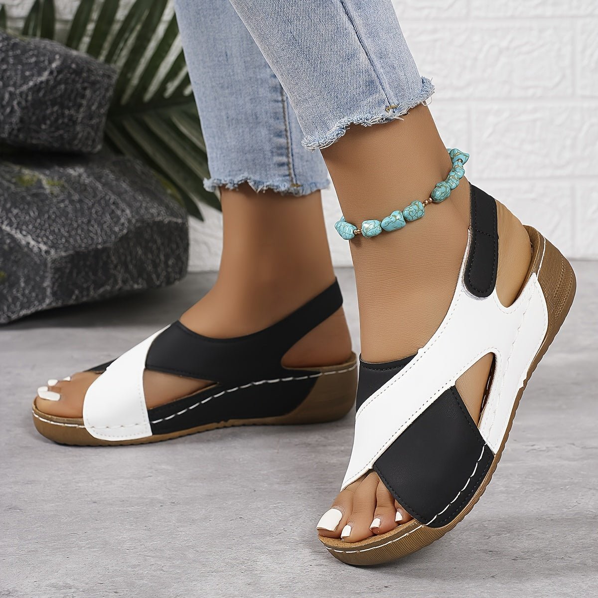 Women’s Sandals – Comfortable Hiking Footwear