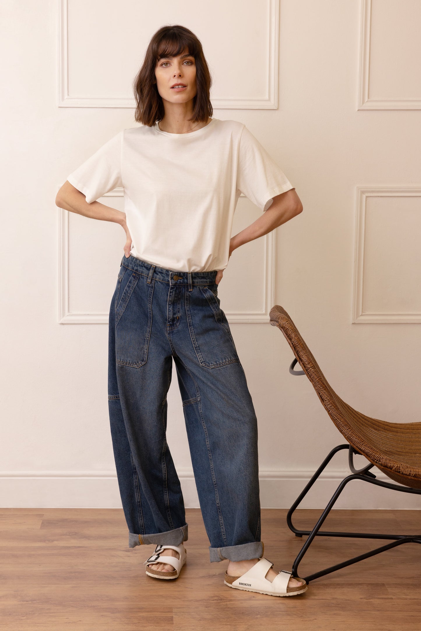 Mid Wash Barrel Leg Jeans