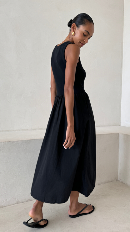 Adjustable Straps Black Midi Dress