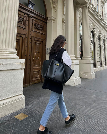 Chic Structured Tote Bag - Stylish and Spacious Everyday Shopper